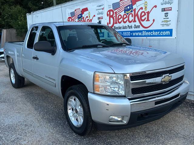 2011 Chevrolet Silverado 1500 Vehicle Photo in DUNN, NC 28334-8900