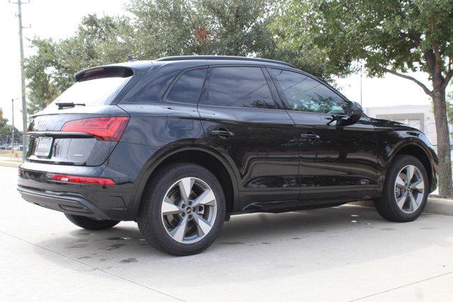 2024 Audi Q5 Vehicle Photo in HOUSTON, TX 77090