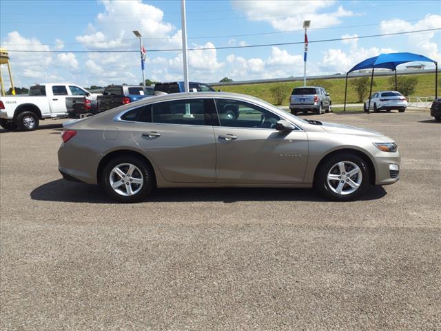 2022 Chevrolet Malibu Vehicle Photo in NEDERLAND, TX 77627-8017