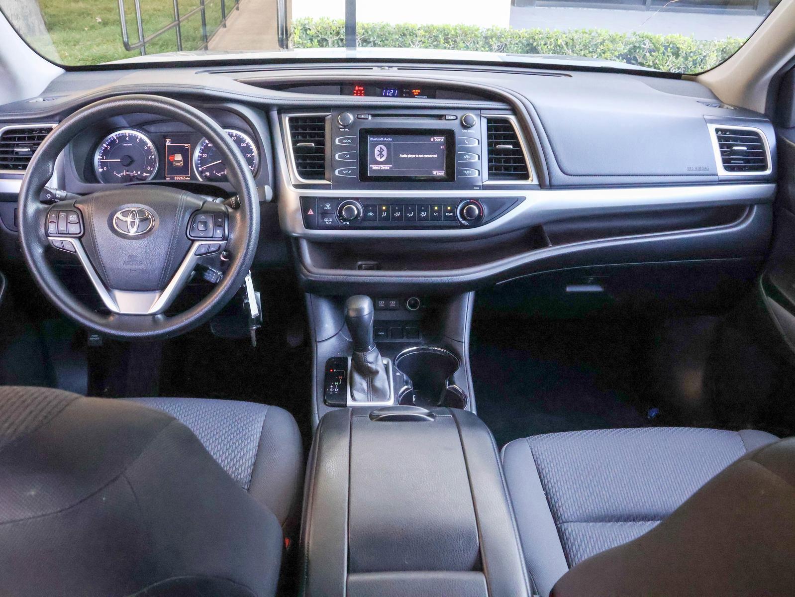 2017 Toyota Highlander Vehicle Photo in DALLAS, TX 75209-3095