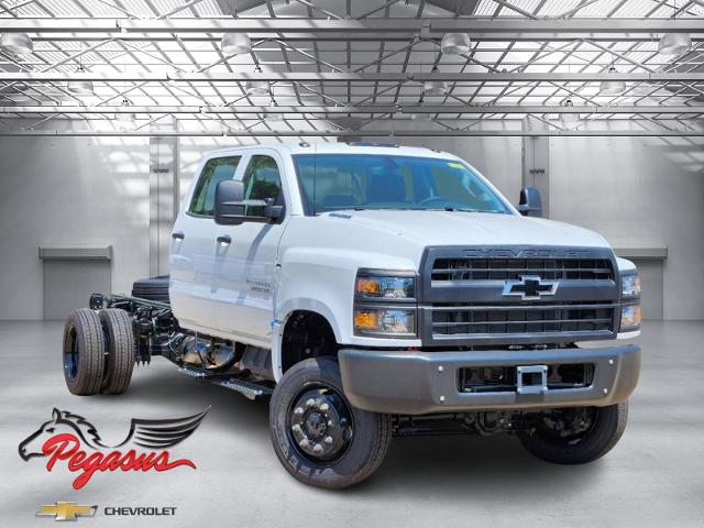 2024 Chevrolet Silverado 4500 HD Vehicle Photo in ENNIS, TX 75119-5114