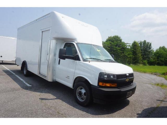 2023 Chevrolet Express Cutaway 4500 Vehicle Photo in ALCOA, TN 37701-3235