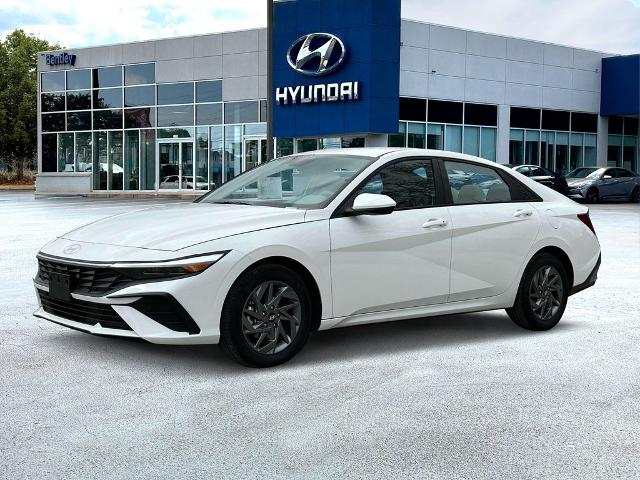 Used 2024 Hyundai Elantra SEL with VIN KMHLM4DG8RU692901 for sale in Florence, AL