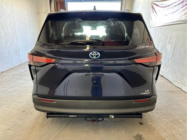 2021 Toyota Sienna Vehicle Photo in RED SPRINGS, NC 28377-1640