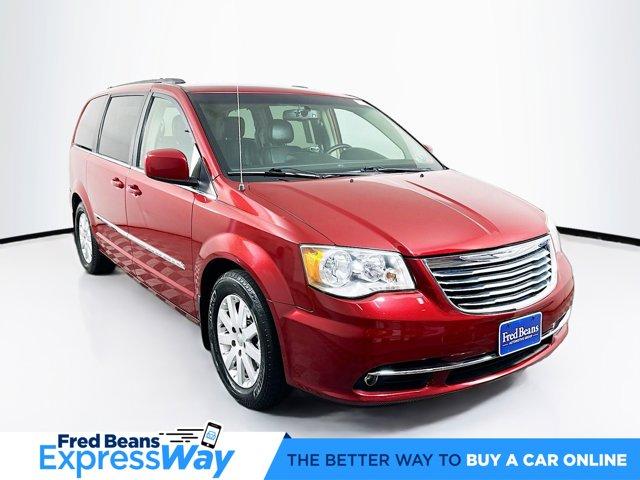 2015 Chrysler Town & Country Vehicle Photo in Doylsetown, PA 18901