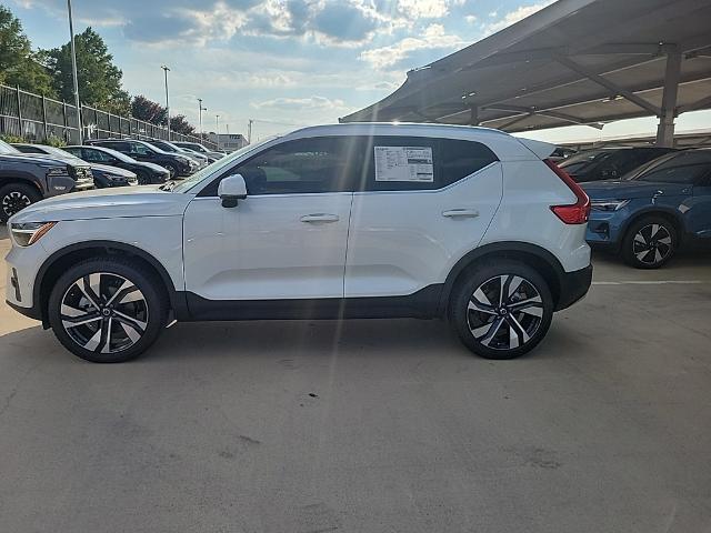 2024 Volvo XC40 Vehicle Photo in Grapevine, TX 76051