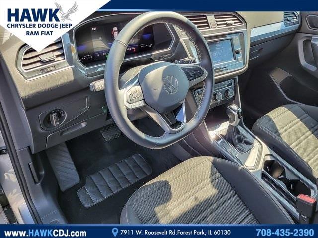 2024 Volkswagen Tiguan Vehicle Photo in Saint Charles, IL 60174