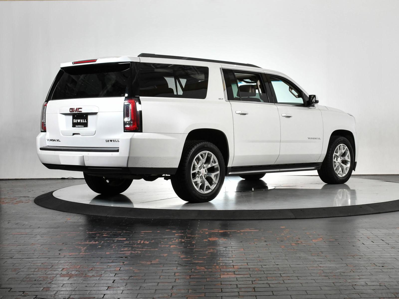 2017 GMC Yukon XL Vehicle Photo in DALLAS, TX 75235