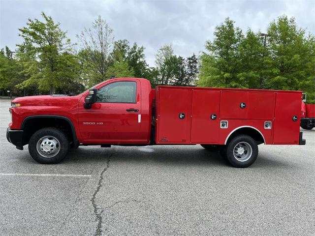 2024 Chevrolet Silverado 3500 HD CC Vehicle Photo in ALCOA, TN 37701-3235