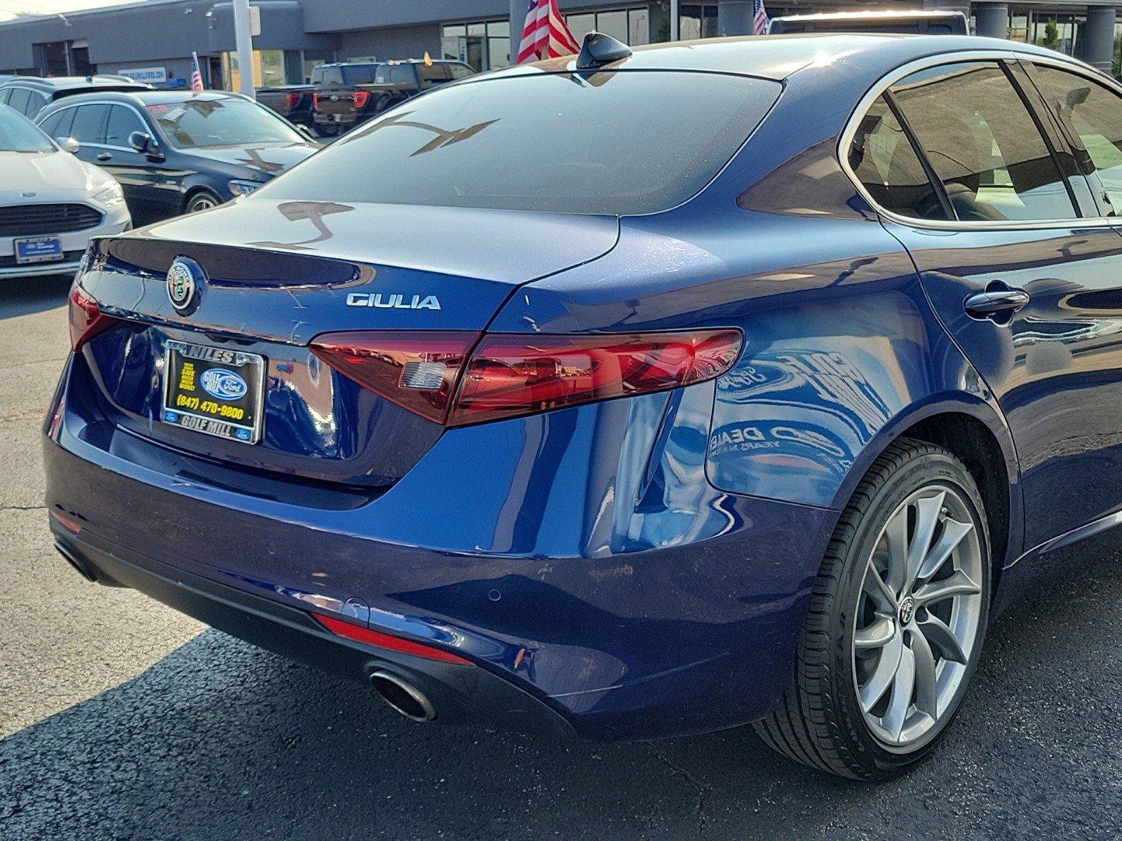 2017 Alfa Romeo Giulia Vehicle Photo in Saint Charles, IL 60174