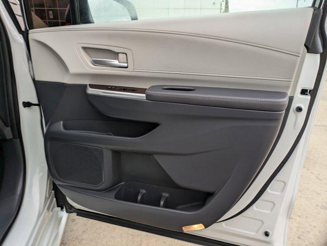 2022 Toyota Sienna Vehicle Photo in SELMA, TX 78154-1459