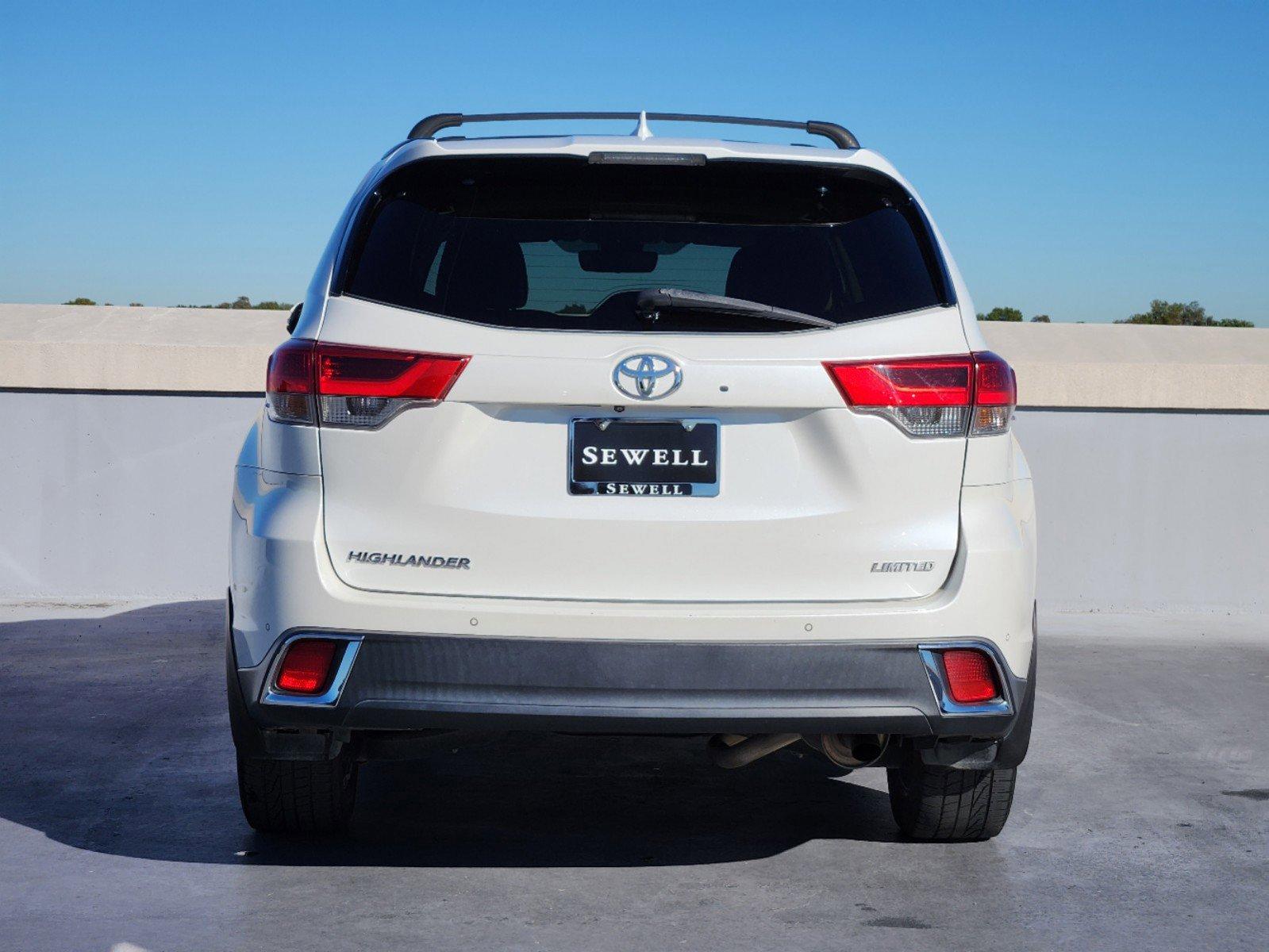 2017 Toyota Highlander Vehicle Photo in DALLAS, TX 75209