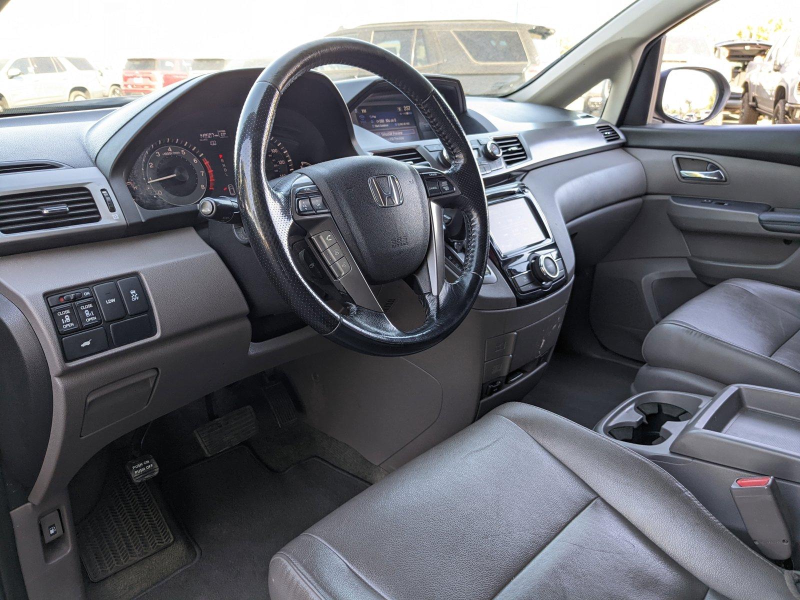 2015 Honda Odyssey Vehicle Photo in VALENCIA, CA 91355-1705