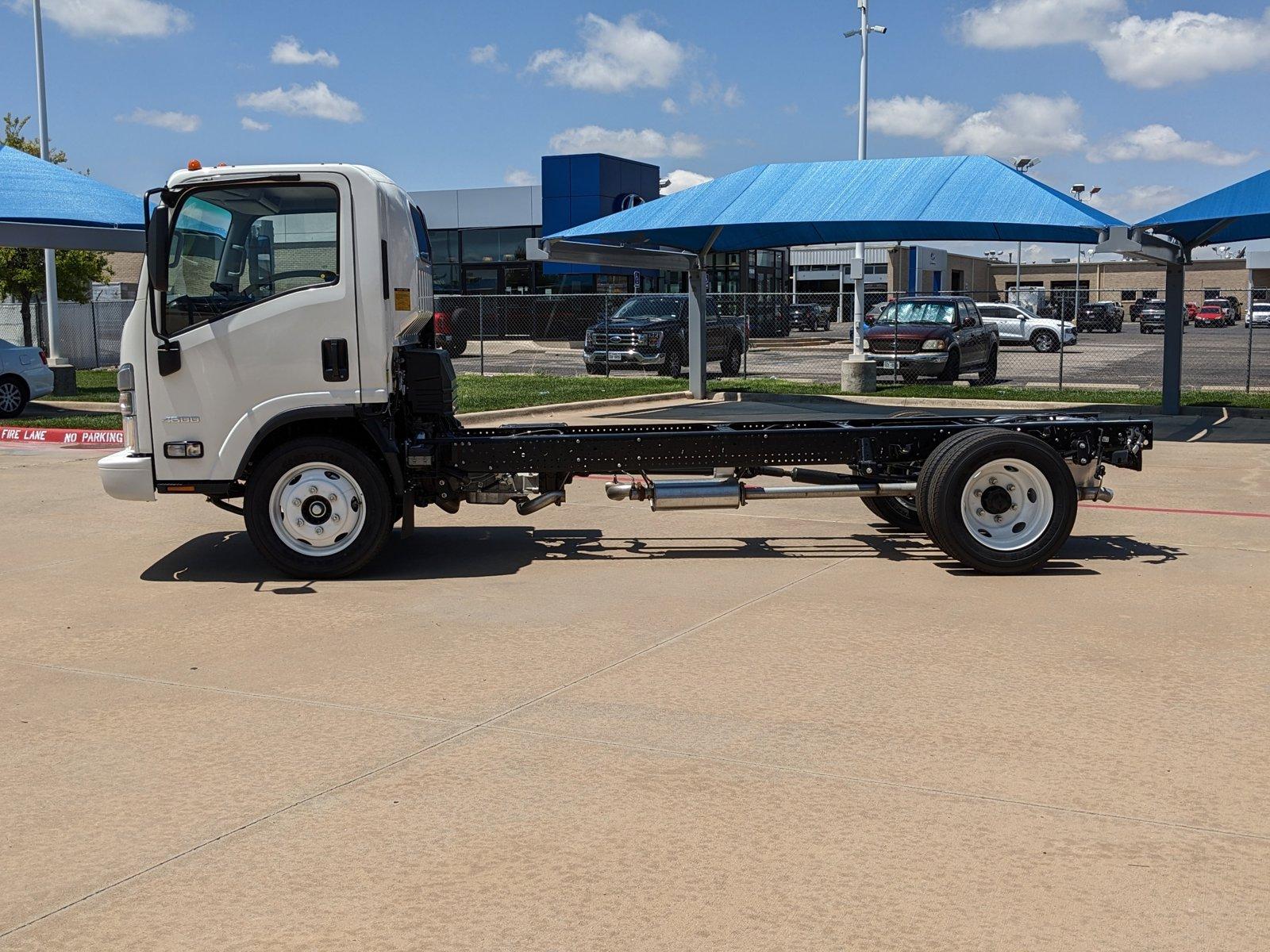 2024 Chevrolet Low Cab Forward 4500 Vehicle Photo in AMARILLO, TX 79103-4111