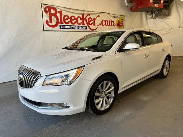 2016 Buick LaCrosse Vehicle Photo in RED SPRINGS, NC 28377-1640