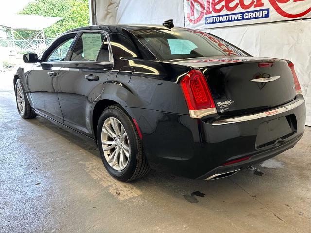 2017 Chrysler 300 Vehicle Photo in RED SPRINGS, NC 28377-1640