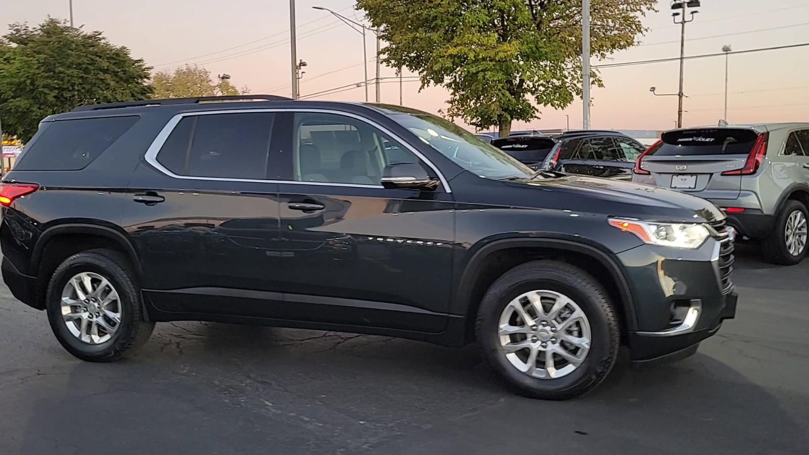 2021 Chevrolet Traverse Vehicle Photo in Plainfield, IL 60586