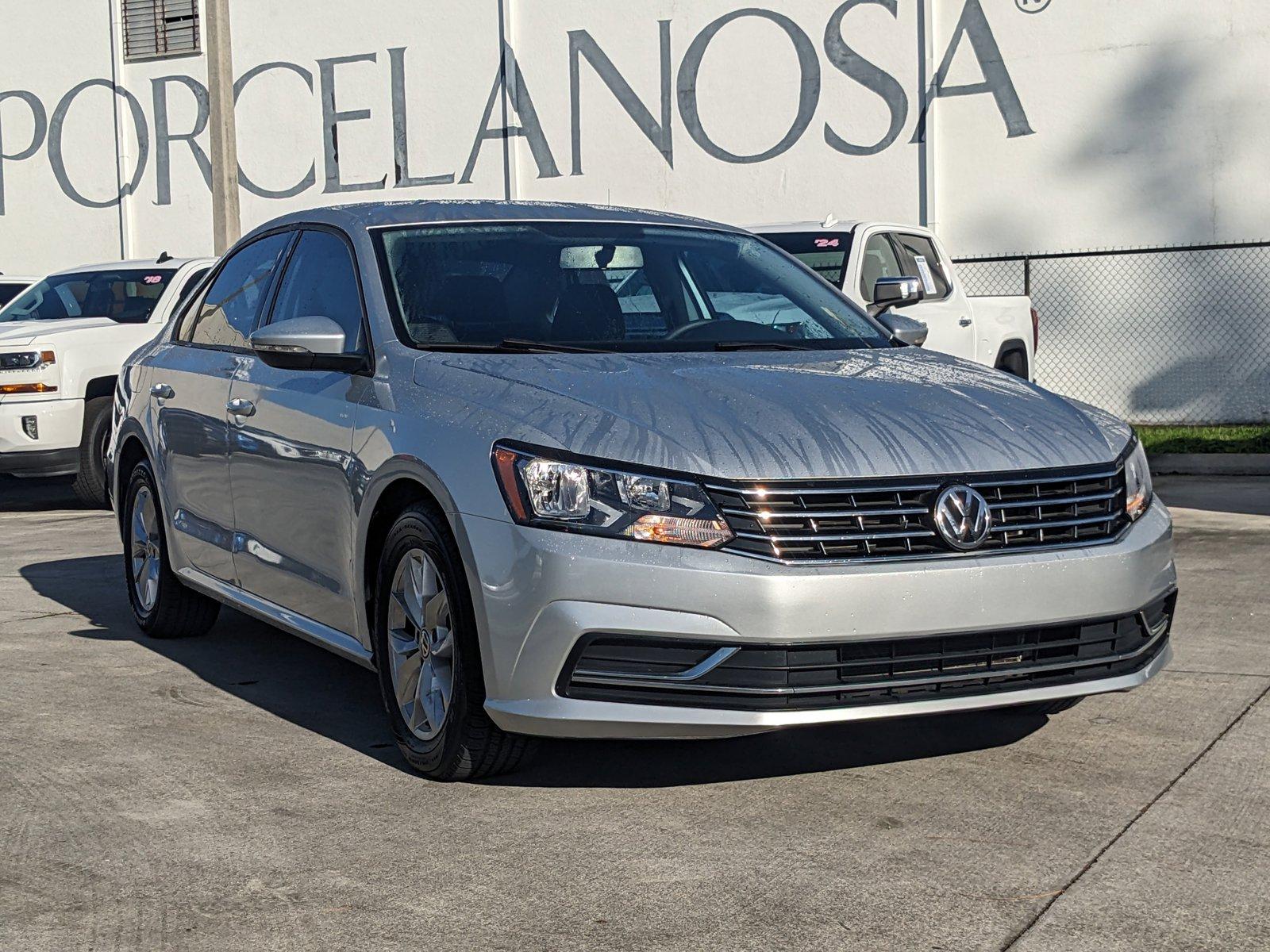 2018 Volkswagen Passat Vehicle Photo in MIAMI, FL 33172-3015