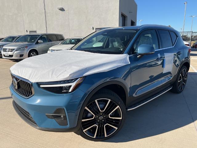 2025 Volvo XC40 Vehicle Photo in Grapevine, TX 76051