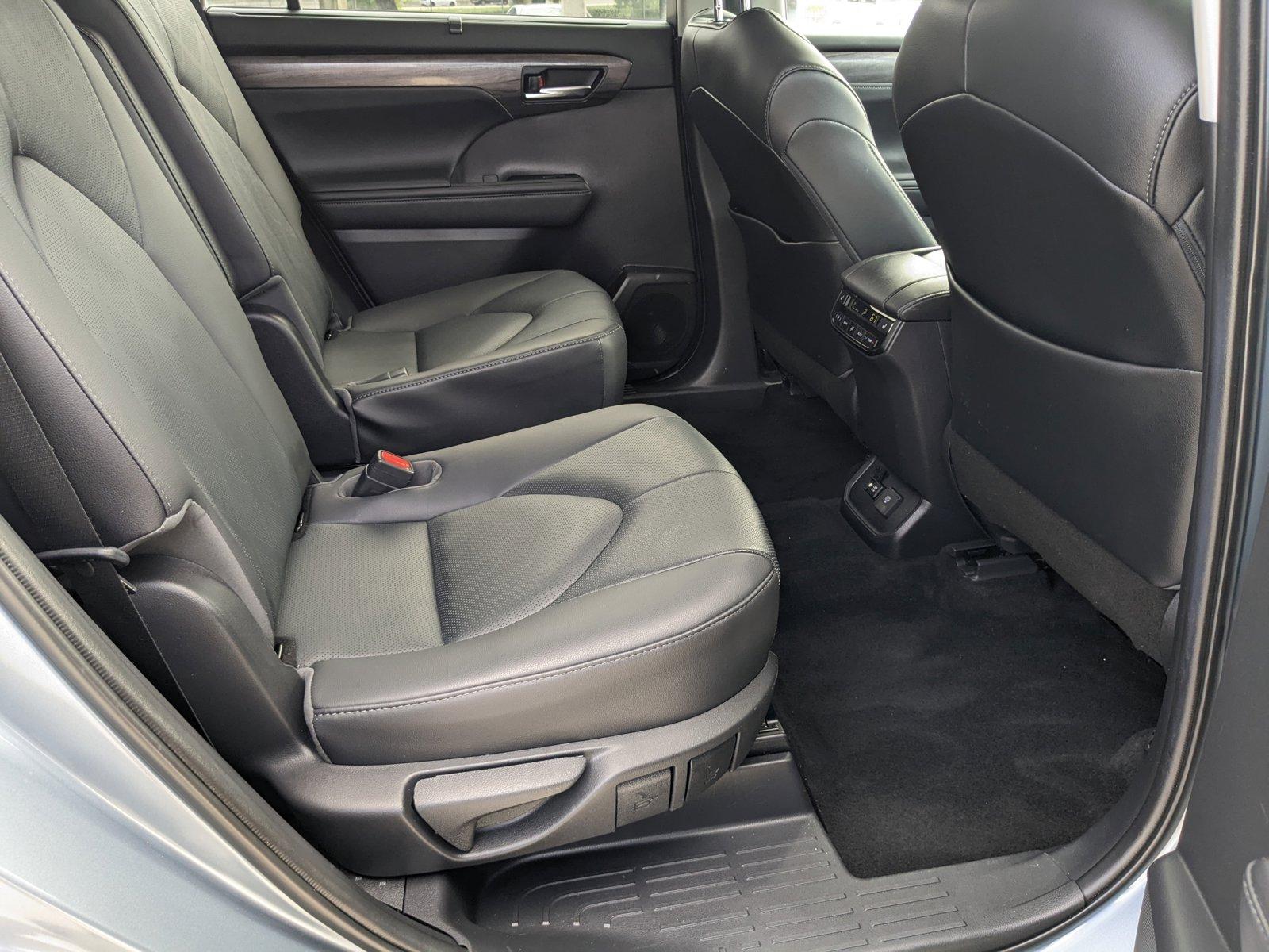 2020 Toyota Highlander Vehicle Photo in Davie, FL 33331