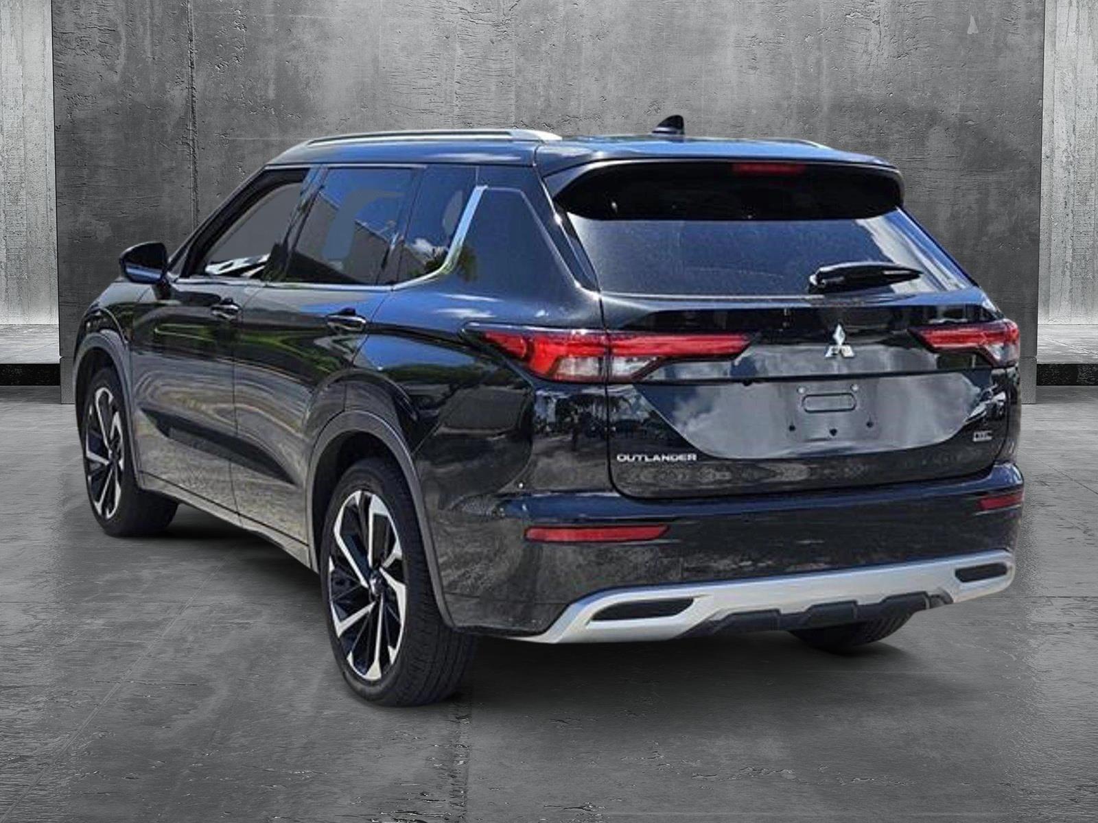 2022 Mitsubishi Outlander Vehicle Photo in Bradenton, FL 34207