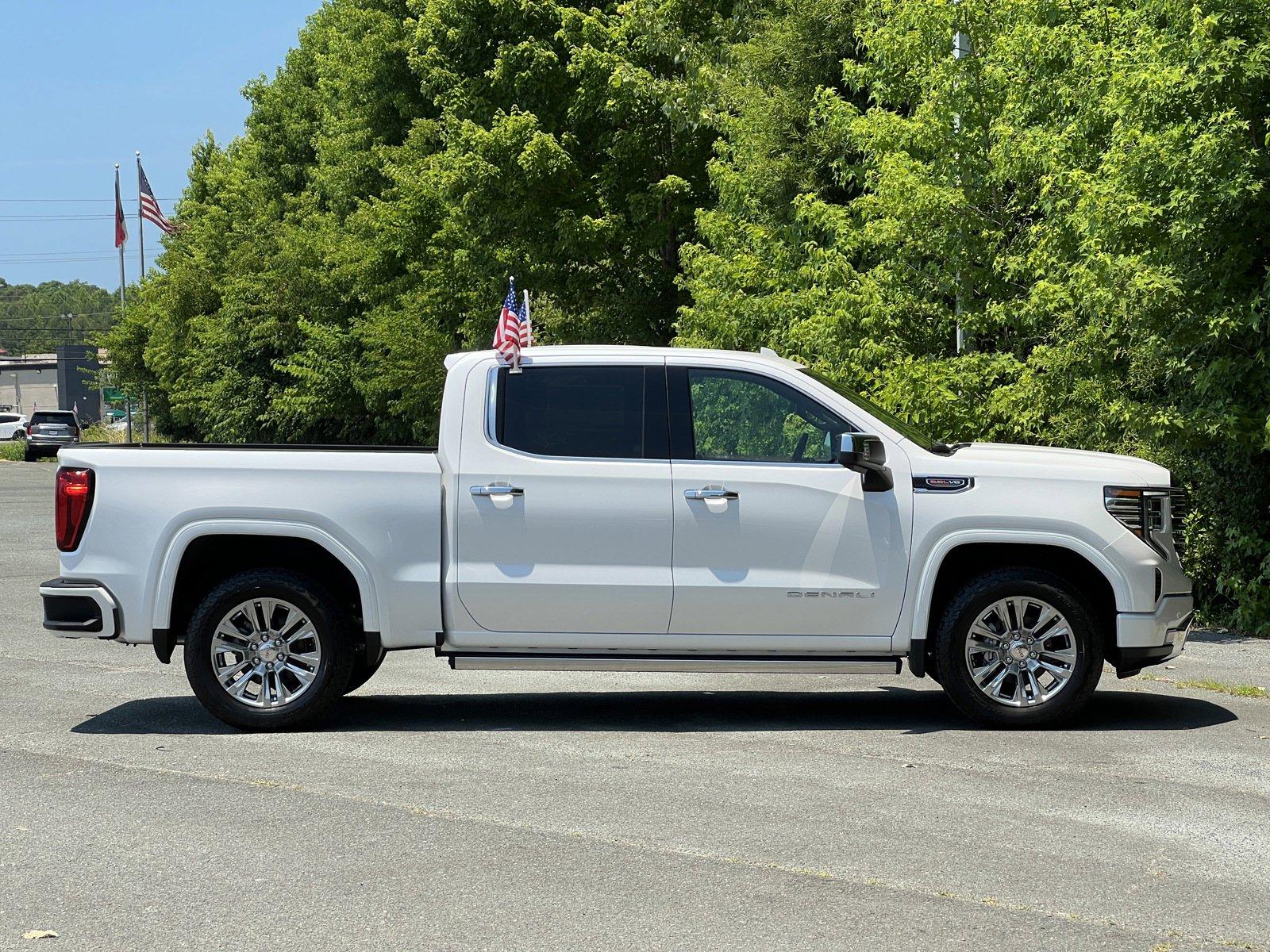 2024 GMC Sierra 1500 Vehicle Photo in MONROE, NC 28110-8431