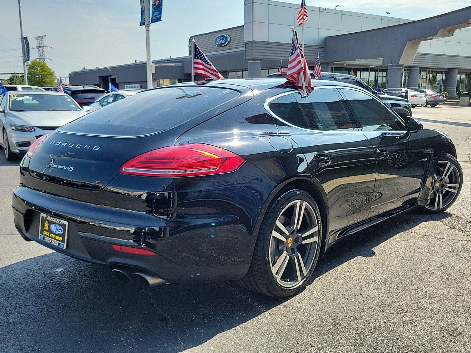 2015 Porsche Panamera Vehicle Photo in Saint Charles, IL 60174