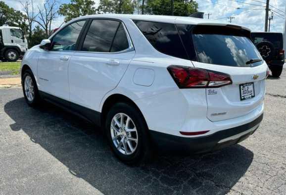 Used 2022 Chevrolet Equinox LT with VIN 3GNAXKEV0NL105767 for sale in Lexington, IL