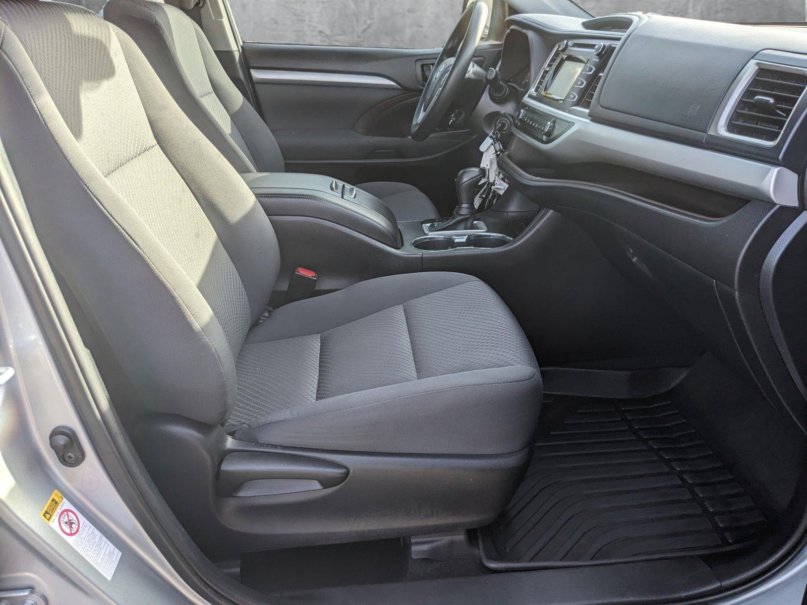 2019 Toyota Highlander Vehicle Photo in MIAMI, FL 33172-3015