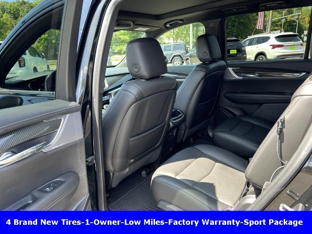 2021 Cadillac XT6 Vehicle Photo in CHICOPEE, MA 01020-5001