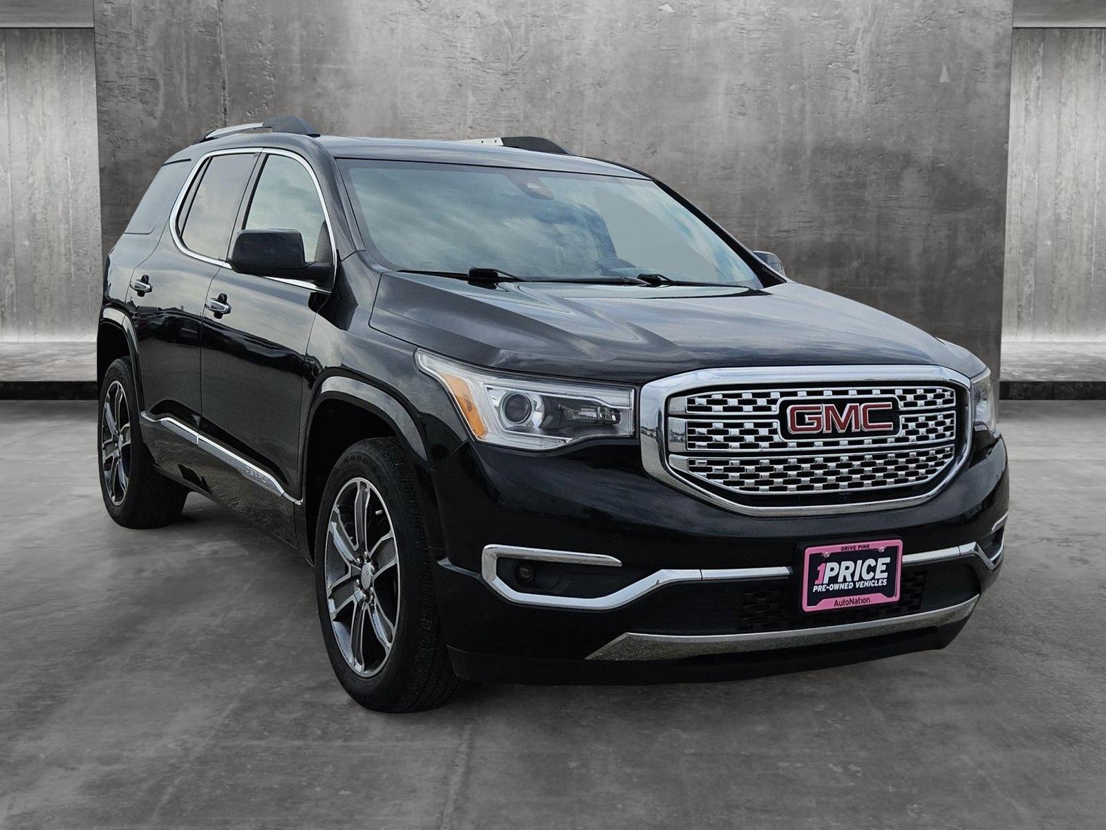 2017 GMC Acadia Vehicle Photo in NORTH RICHLAND HILLS, TX 76180-7199