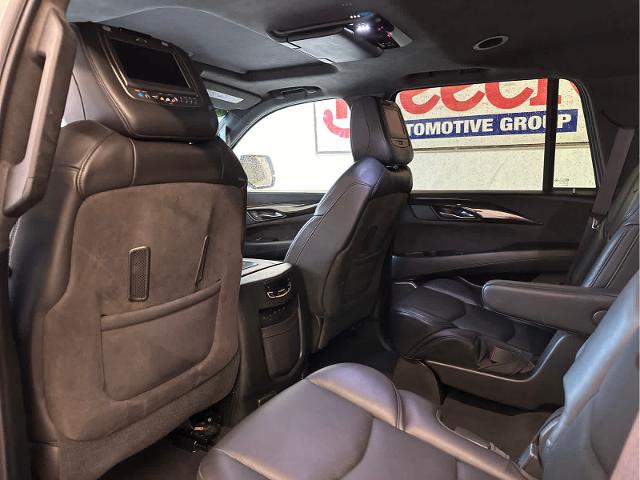 2017 Cadillac Escalade Vehicle Photo in RED SPRINGS, NC 28377-1640