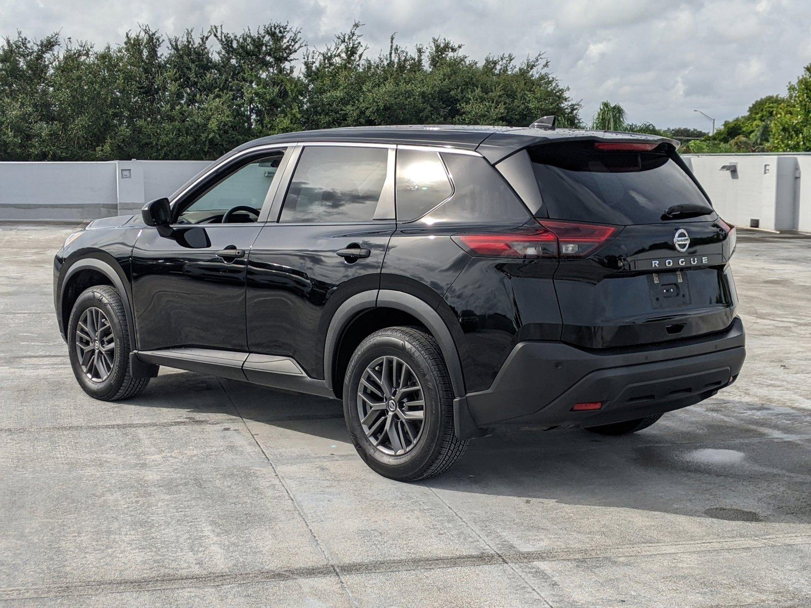 2021 Nissan Rogue Vehicle Photo in Pembroke Pines , FL 33084