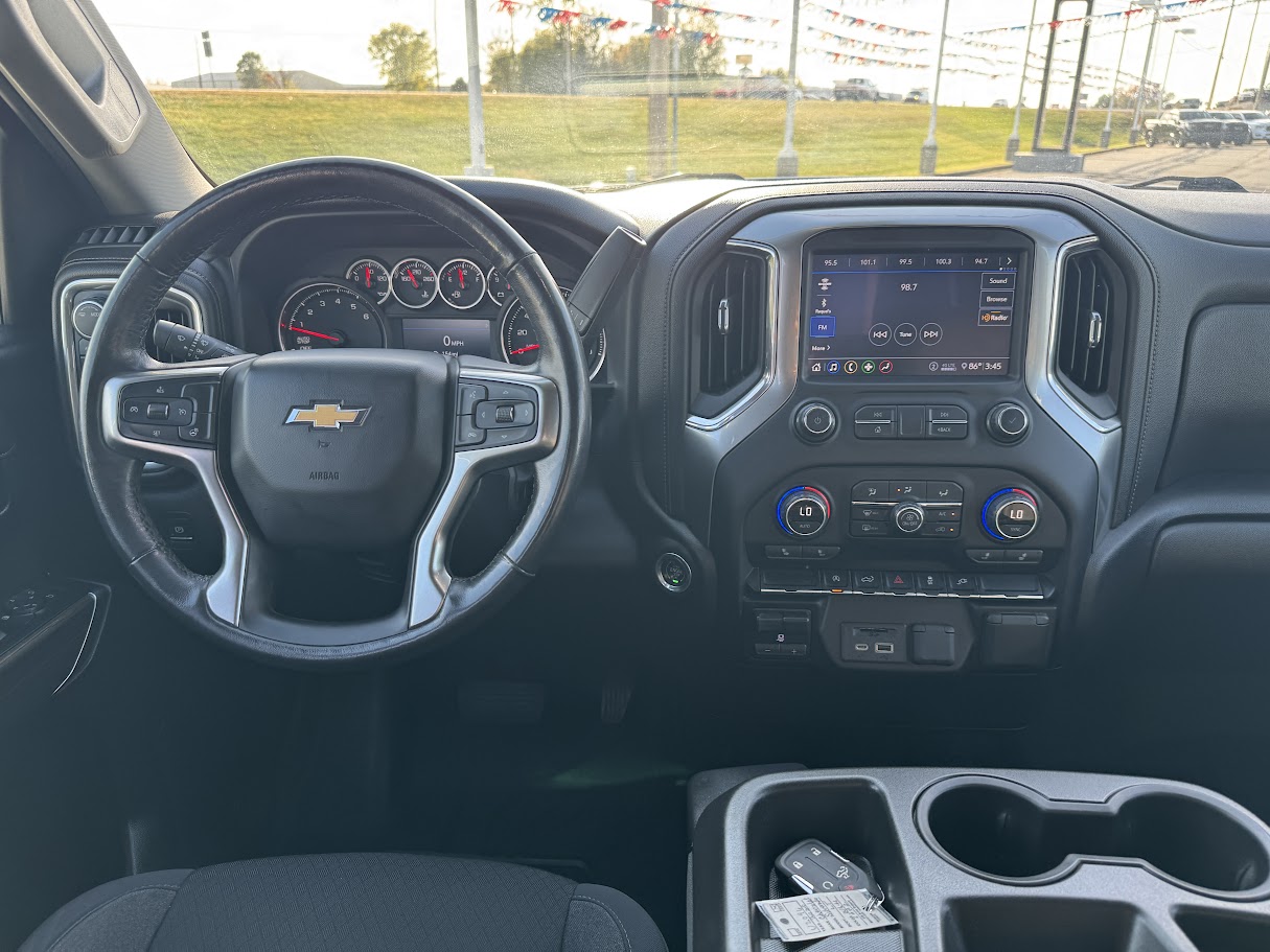 2020 Chevrolet Silverado 1500 Vehicle Photo in BOONVILLE, IN 47601-9633