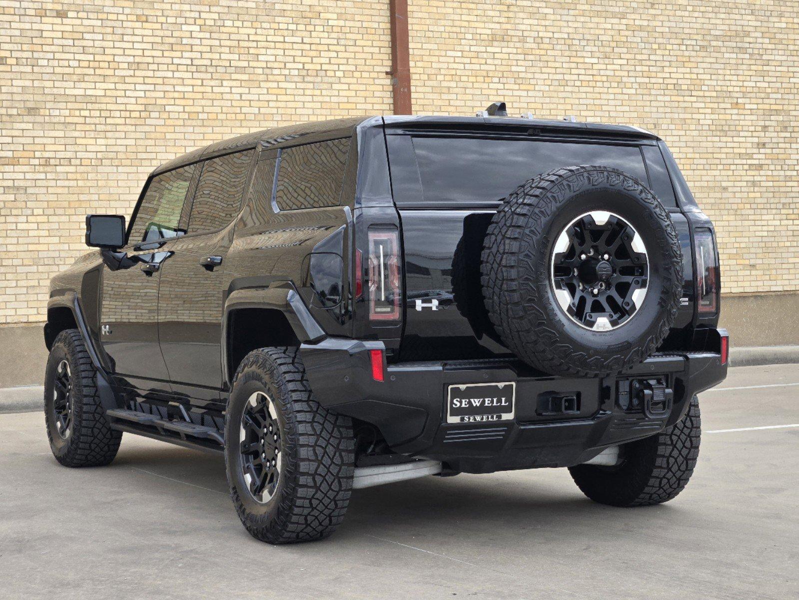 2024 GMC HUMMER EV SUV Vehicle Photo in DALLAS, TX 75209-3016