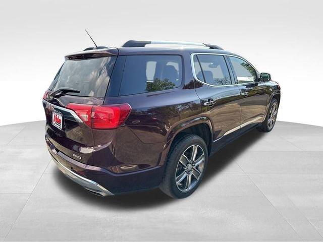 2017 GMC Acadia Vehicle Photo in MEDINA, OH 44256-9631