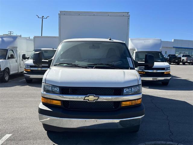 2023 Chevrolet Express Cutaway 3500 Vehicle Photo in ALCOA, TN 37701-3235