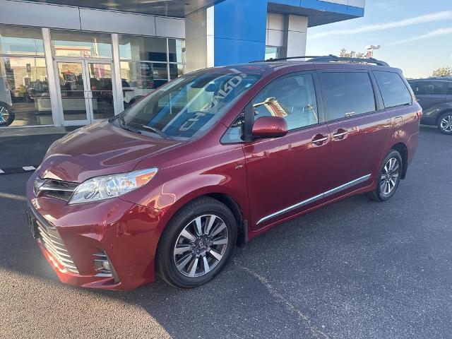 Used 2018 Toyota Sienna XLE with VIN 5TDDZ3DC8JS201110 for sale in Poplar Bluff, MO