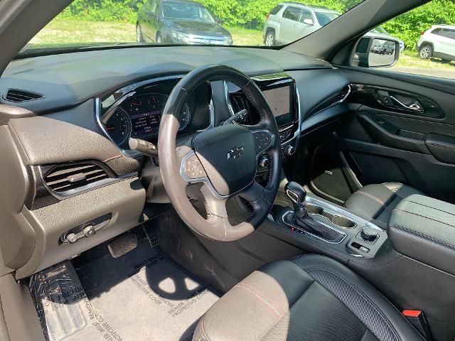 2022 Chevrolet Traverse Vehicle Photo in MOON TOWNSHIP, PA 15108-2571