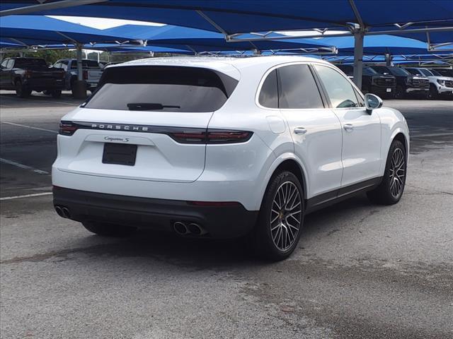 2020 Porsche Cayenne Vehicle Photo in DENTON, TX 76210-9321