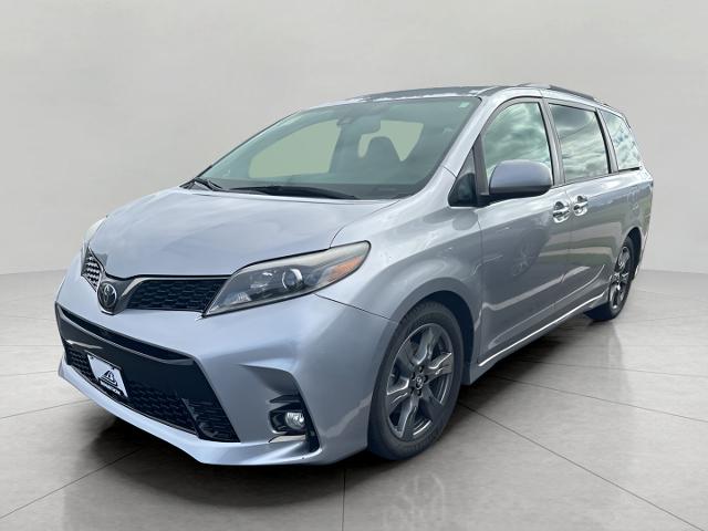 2018 Toyota Sienna Vehicle Photo in MANITOWOC, WI 54220-5838