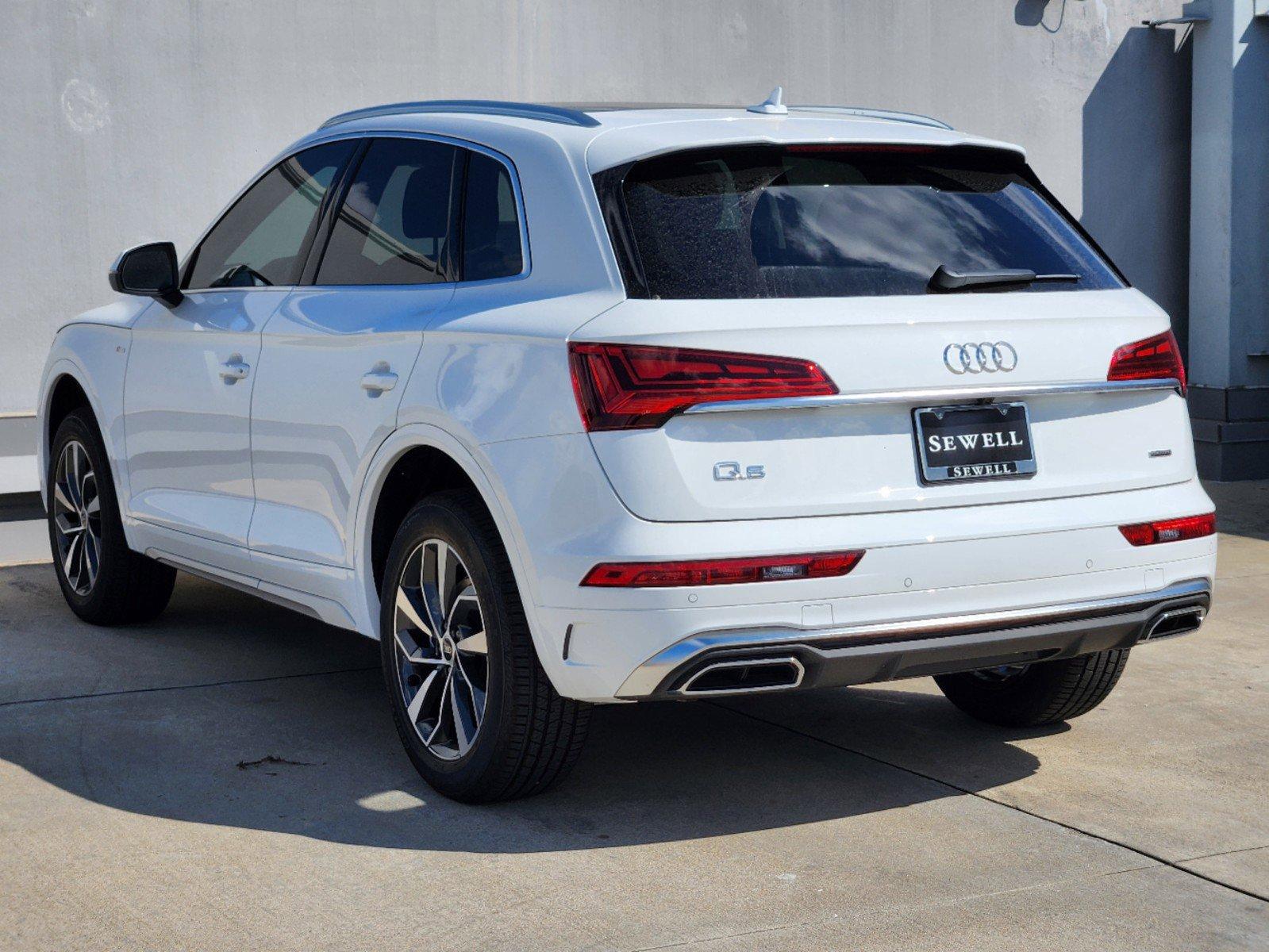 2024 Audi Q5 Vehicle Photo in SUGAR LAND, TX 77478