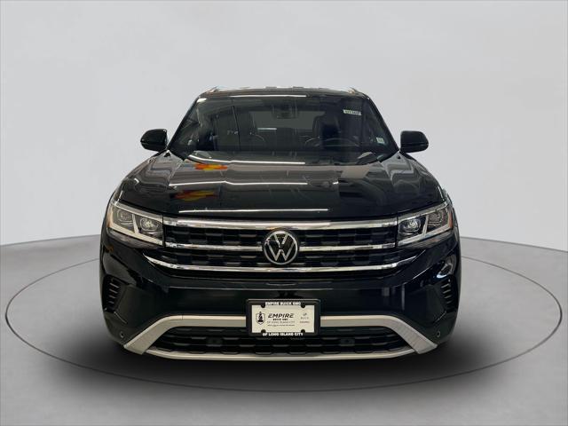 Used 2021 Volkswagen Atlas Cross Sport SE w/Tech with VIN 1V2HC2CA5MC233594 for sale in Woodside, NY