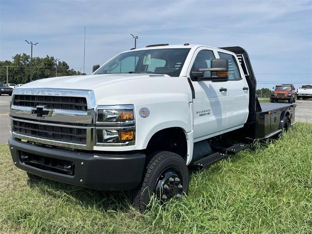 2024 Chevrolet Silverado 5500 HD Vehicle Photo in ALCOA, TN 37701-3235