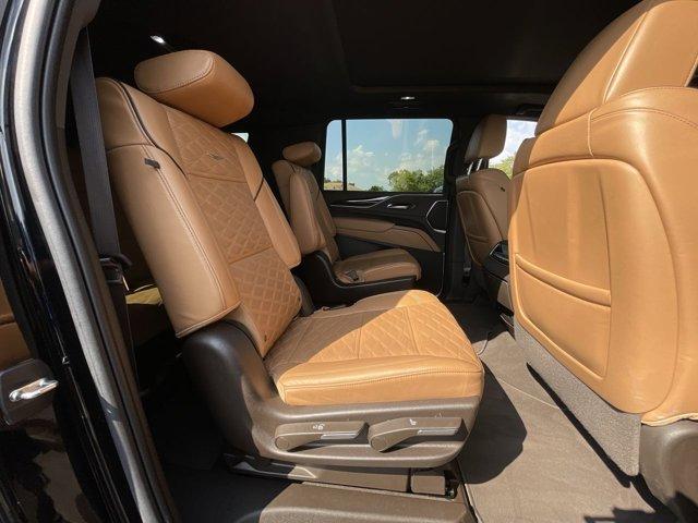 2022 Cadillac Escalade ESV Vehicle Photo in WILLIAMSVILLE, NY 14221-4303