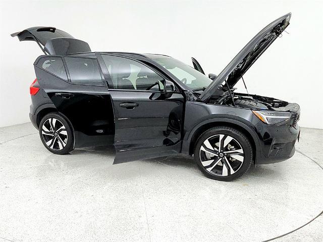 2024 Volvo XC40 Vehicle Photo in Grapevine, TX 76051