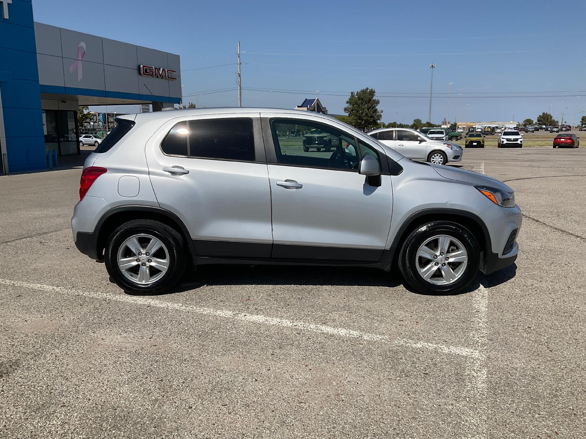 Used 2020 Chevrolet Trax LS with VIN KL7CJKSB2LB318101 for sale in Ponca City, OK