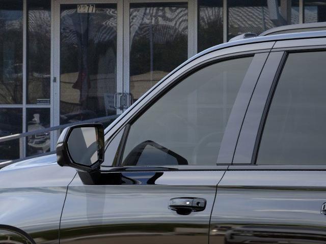 2025 Chevrolet Suburban Vehicle Photo in HOUSTON, TX 77054-4802