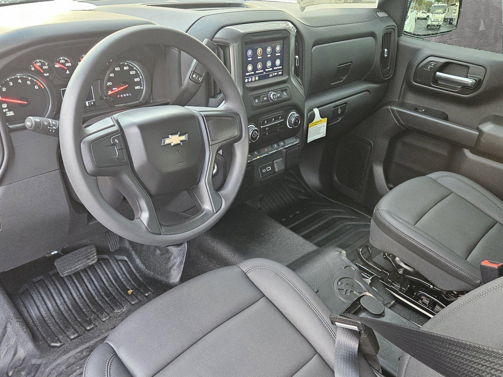 2024 Chevrolet Silverado 1500 Vehicle Photo in GREENACRES, FL 33463-3207