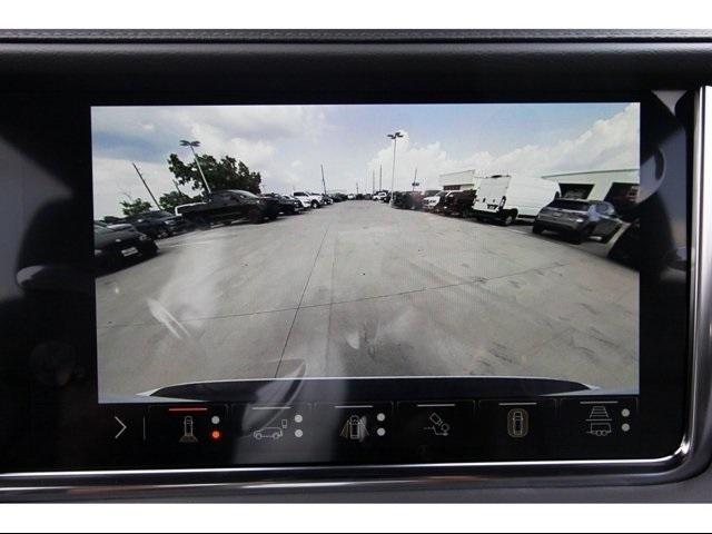 2024 GMC Yukon Vehicle Photo in ROSENBERG, TX 77471-5675